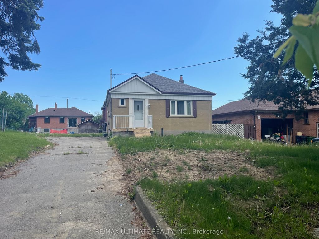 Photo of 11 Flamingo Crescent, Toronto, ON M6M 4E9 (MLS # W12433151)