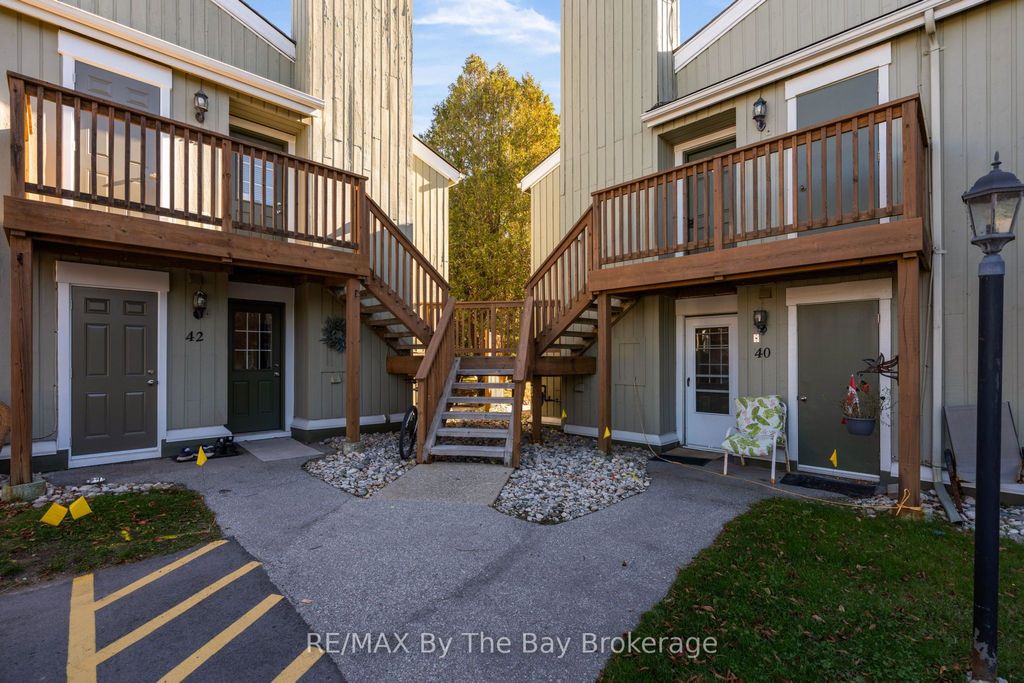 Photo of 19 DAWSON Drive #39, Collingwood, ON L9Y 5B4 (MLS # S13059742)