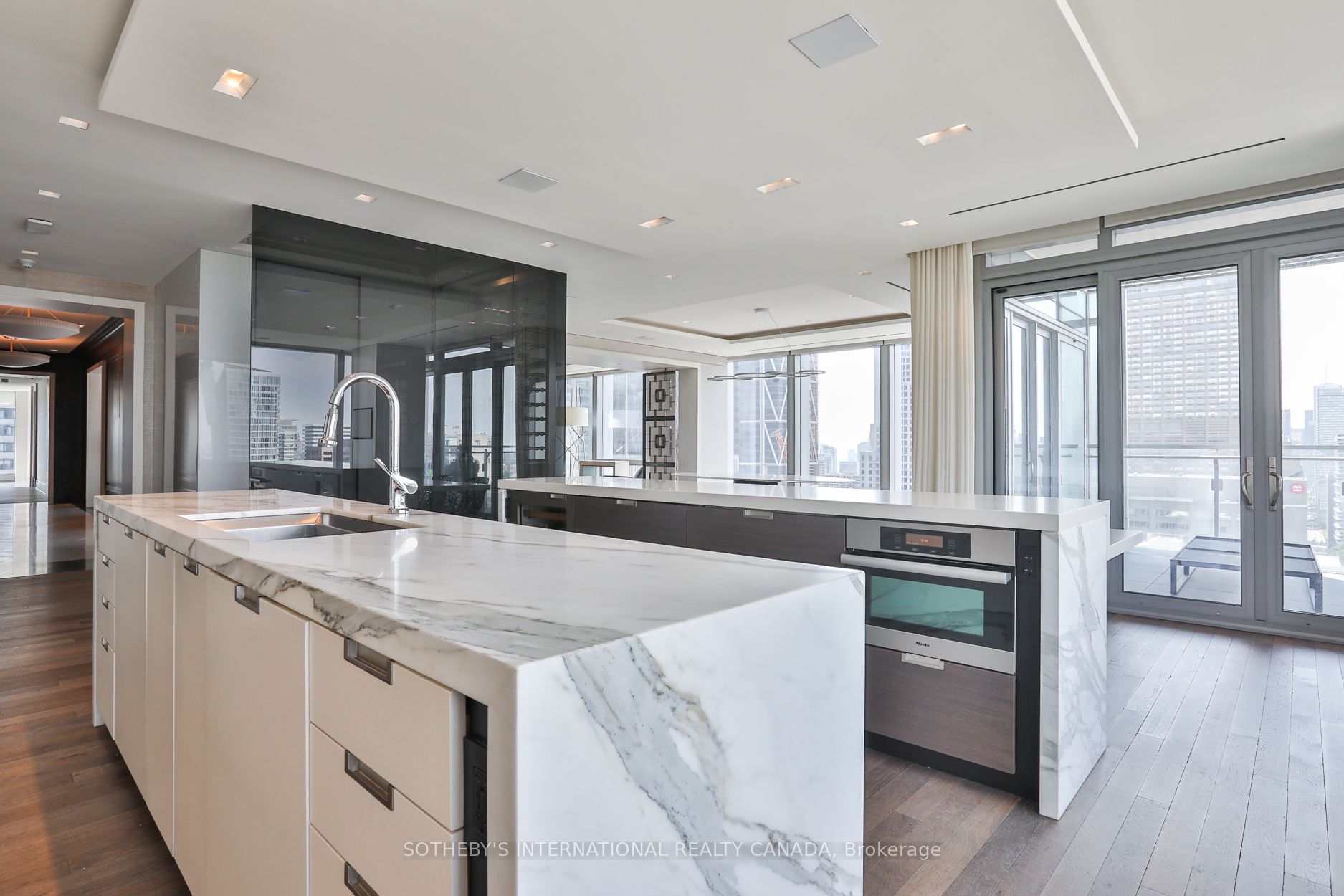 50 Yorkville Avenue 2503/2504