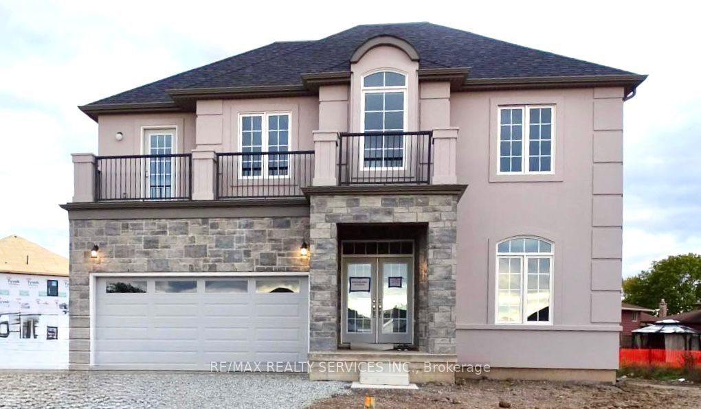 Photo 1 of 20 — 204 Bethune Avenue, Welland, ON L3B 0H6
