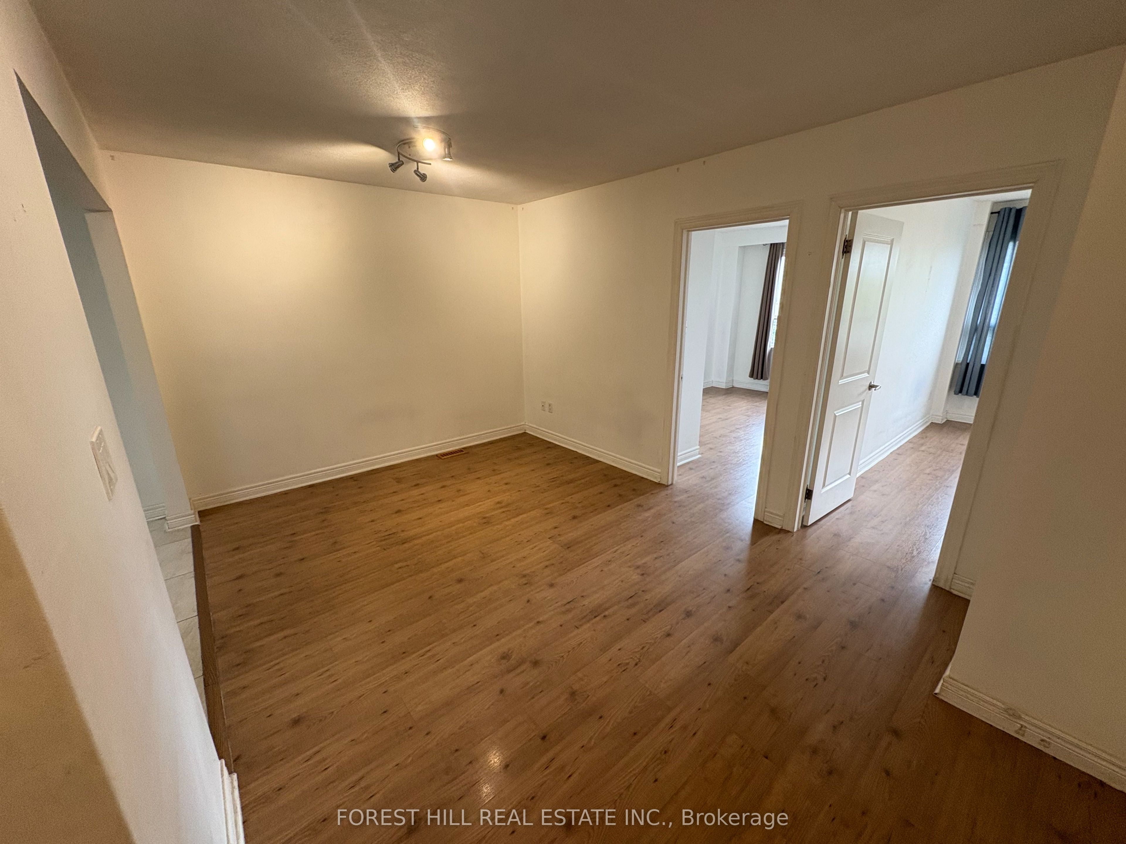 341 Lakeshore Road E 1
