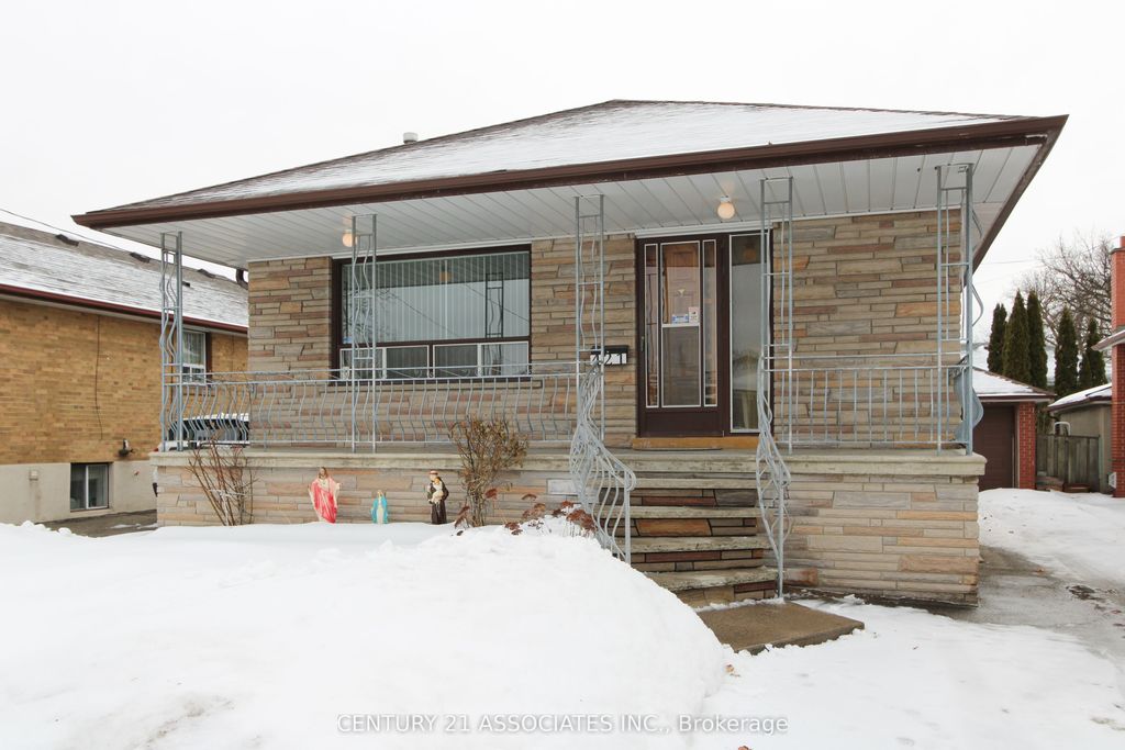 Photo of 421 Lanor Avenue, Toronto, ON M8W 2R7 (MLS # W12808484)