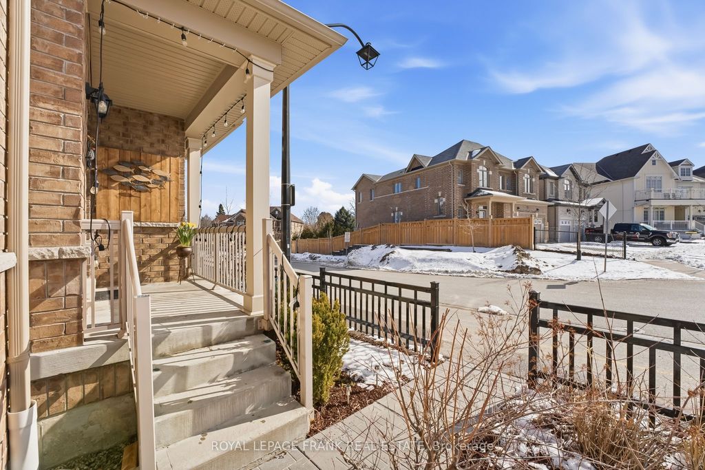 Photo of 6 Aldridge Lane, Clarington, ON L1B 1G9 (MLS # E12889882)