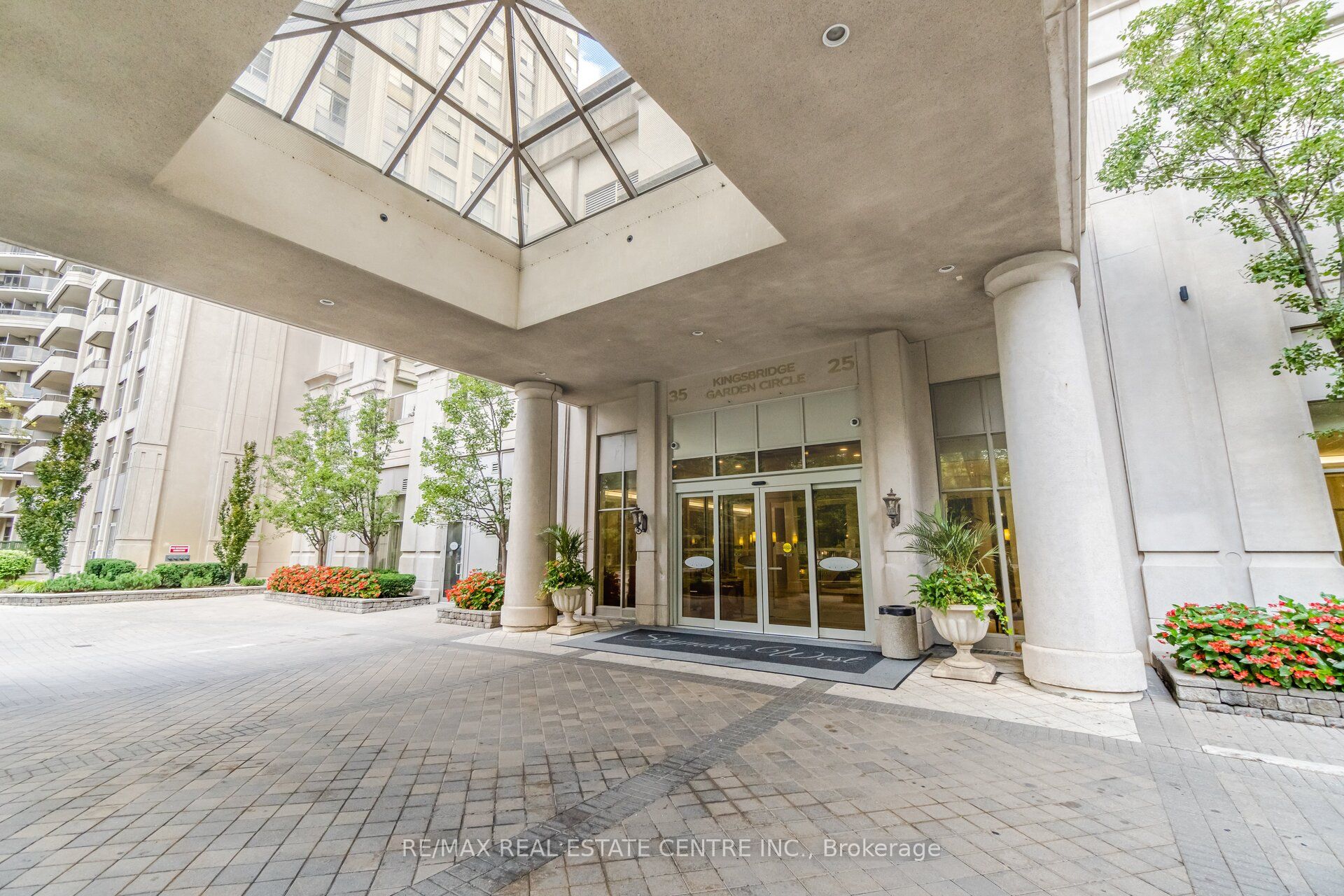 35 Kingsbridge Garden Circle 514