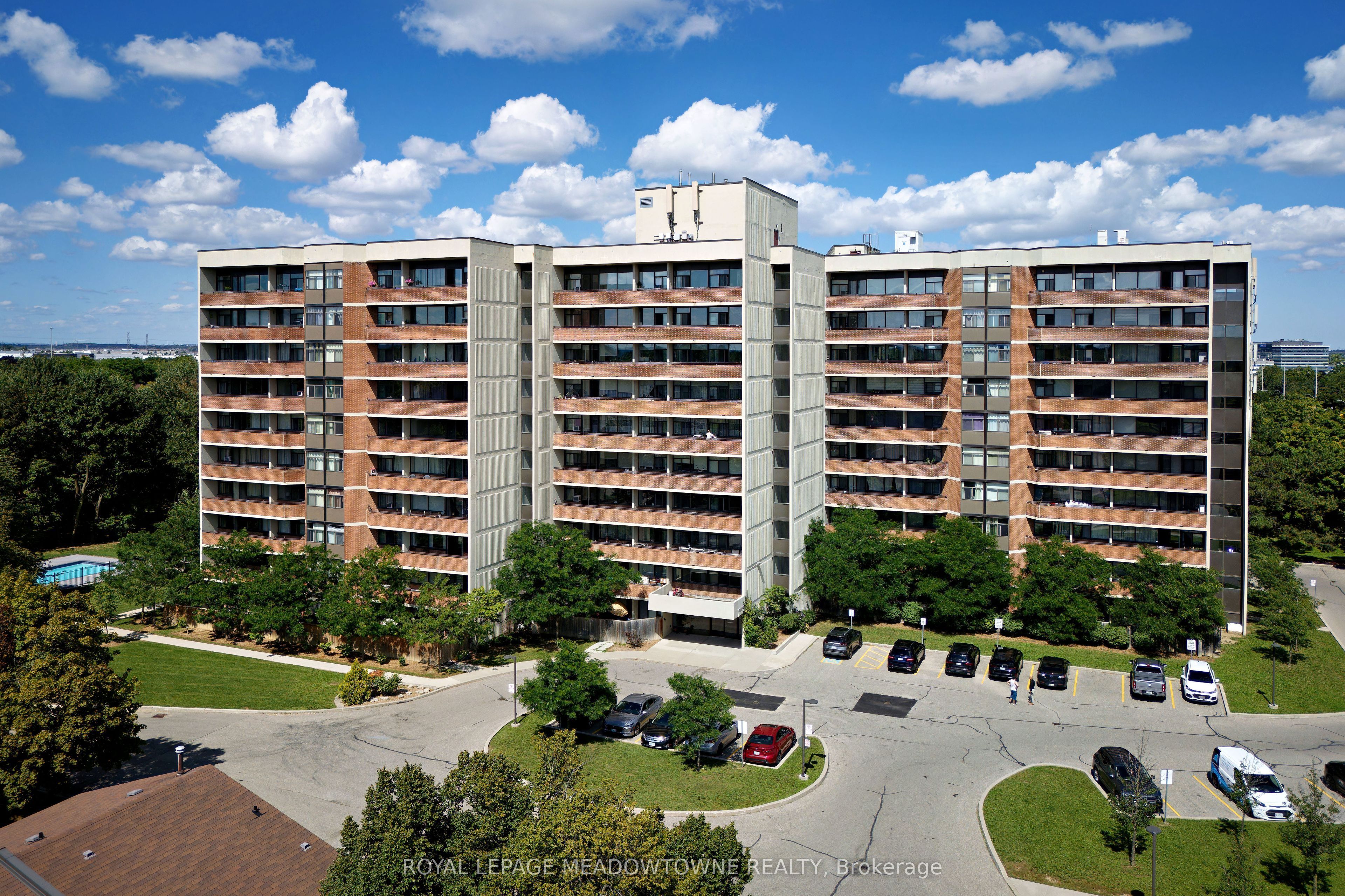 2301 Derry Road W #806