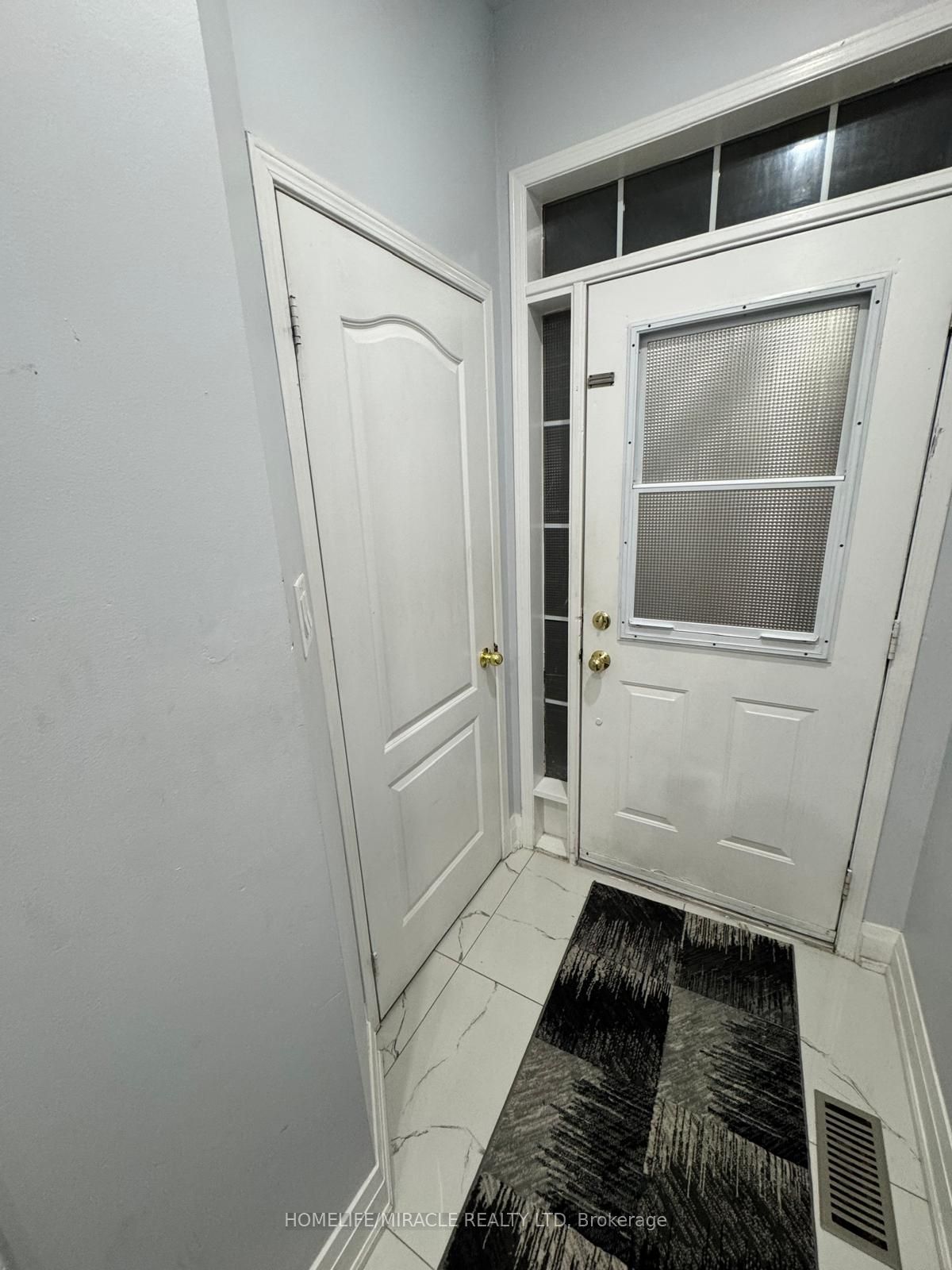 35 Applegrove Court Main