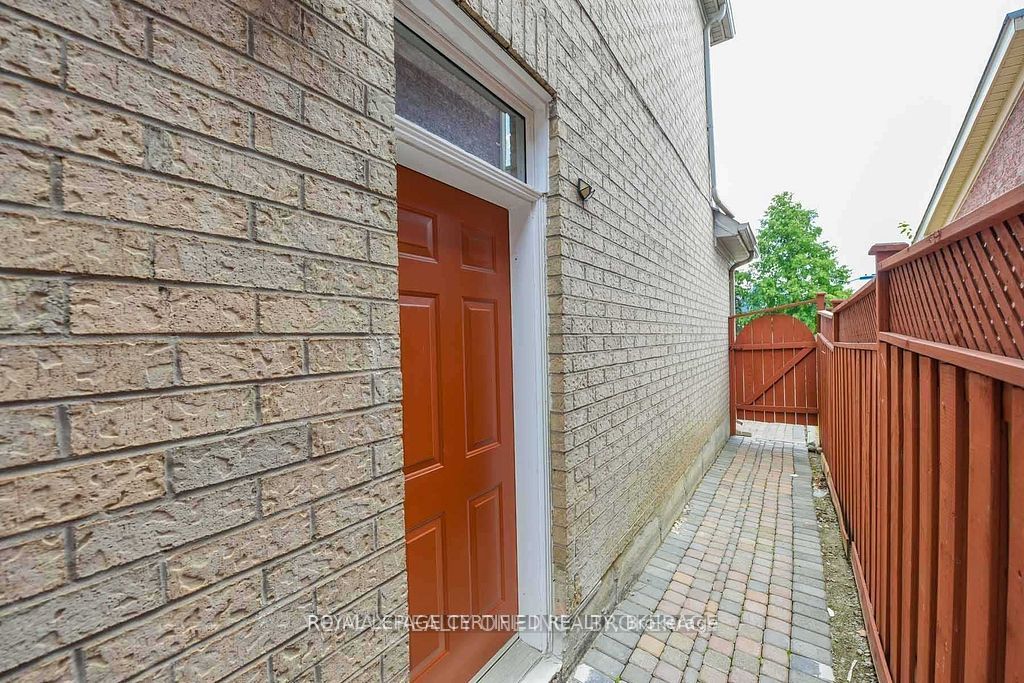 1 Softneedle Avenue Bsmt