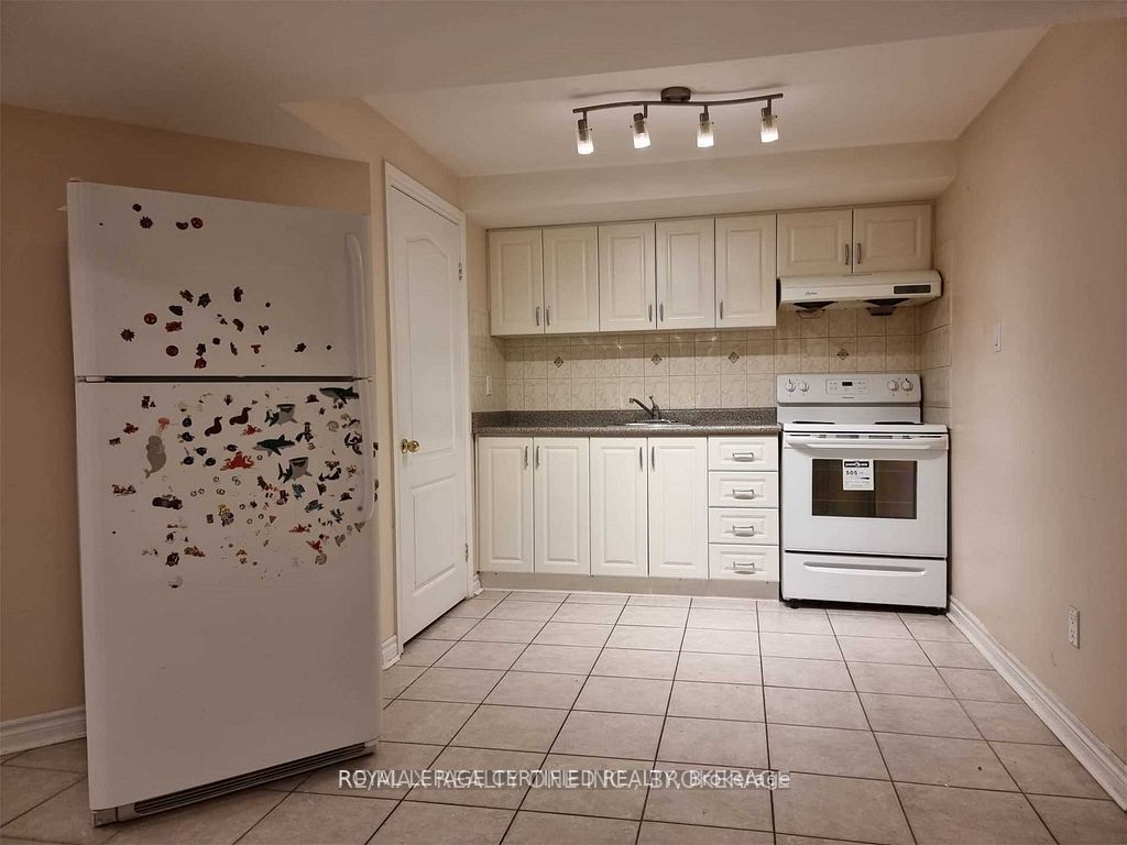 1 Softneedle Avenue Bsmt