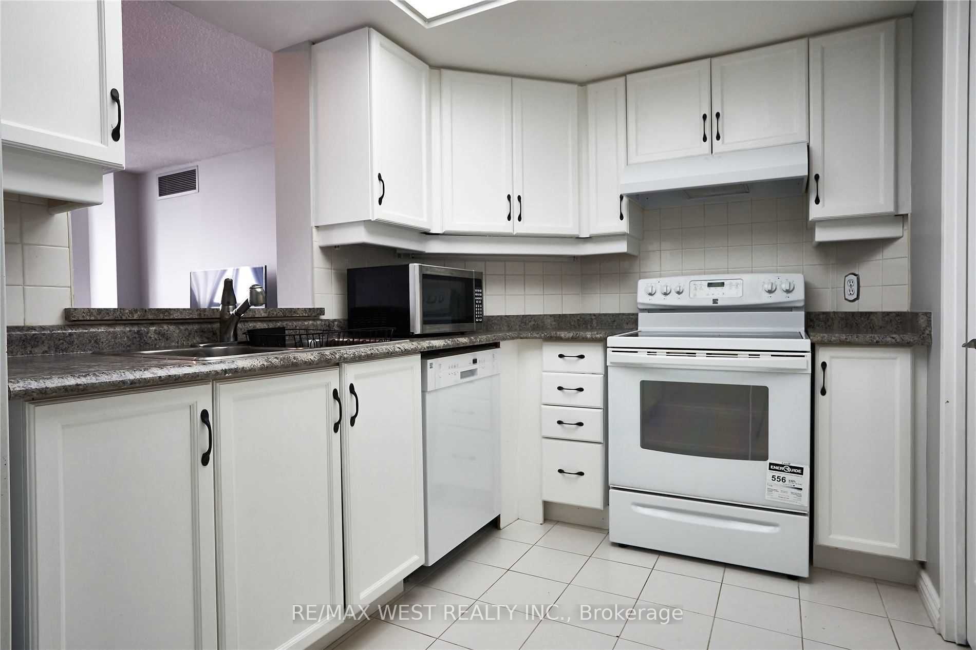 6 Humberline Drive 510