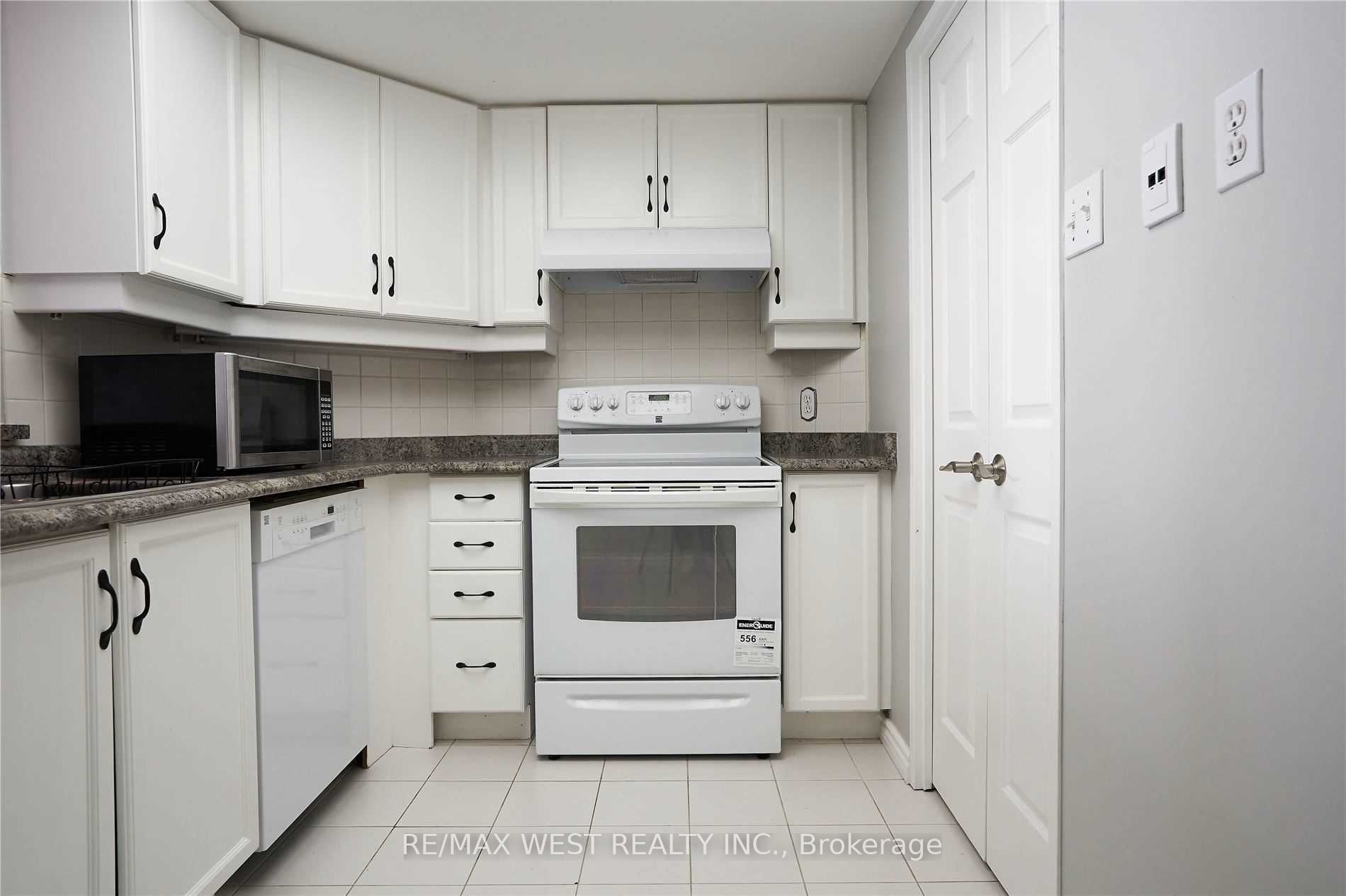 6 Humberline Drive 510
