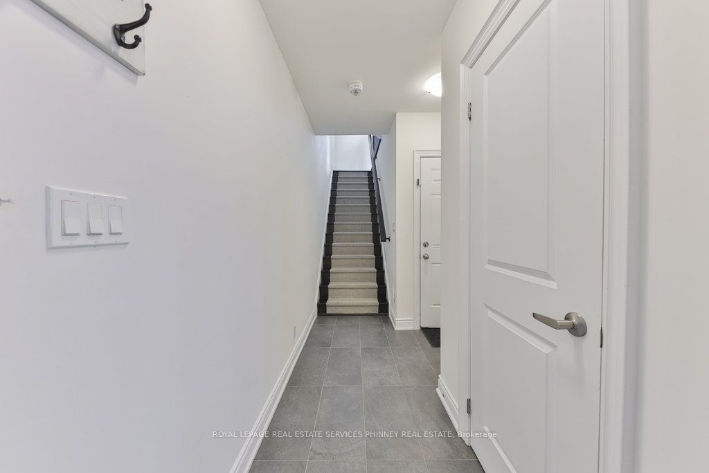 2160 Trafalgar Road W 10