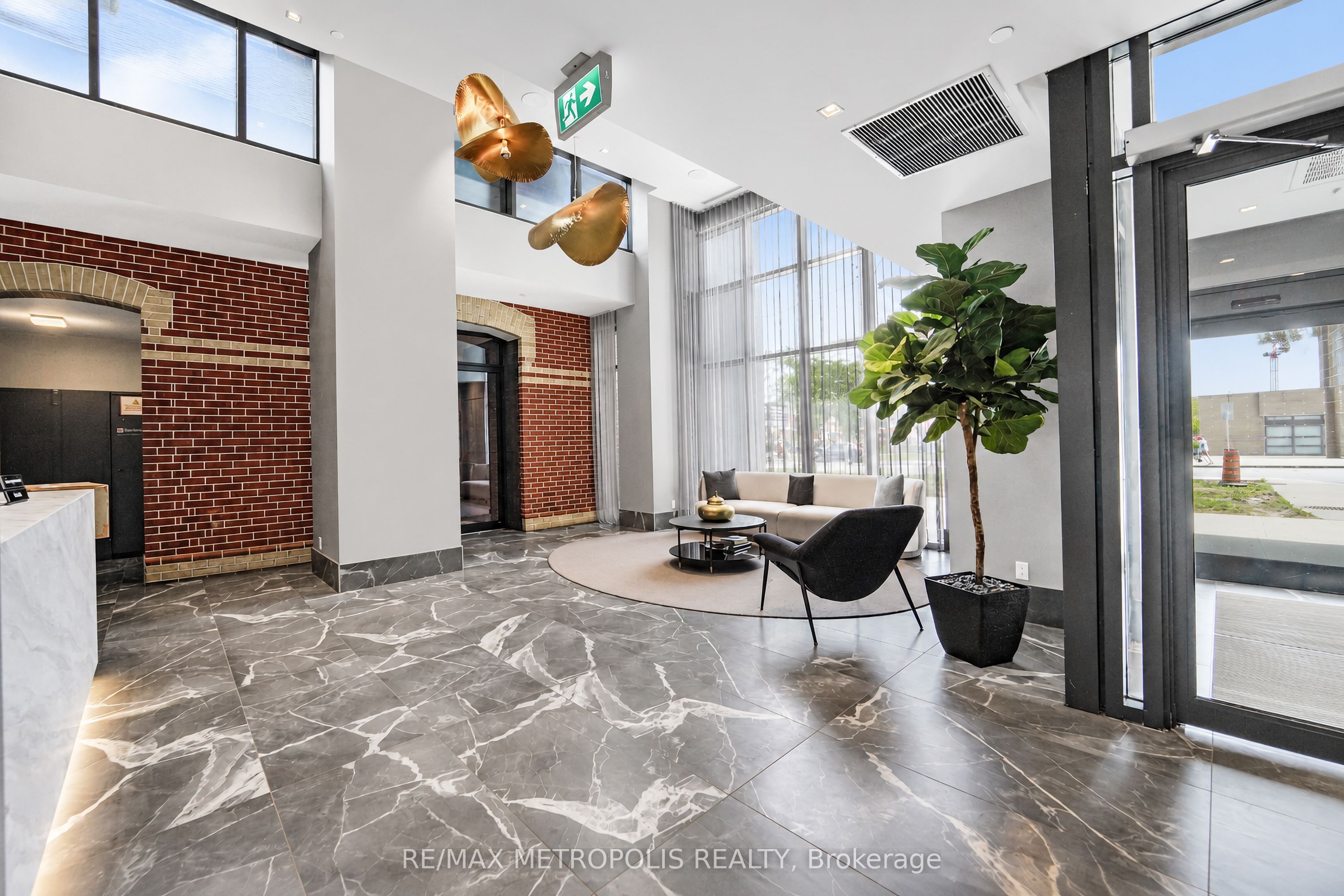 286 Main Street 421