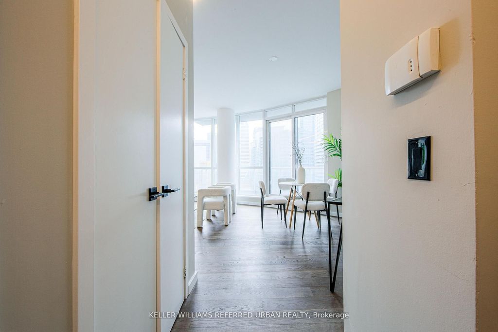 Photo of 218 Queens Quay W #2501, Toronto, ON M5J 2Y6 (MLS # C12391678)