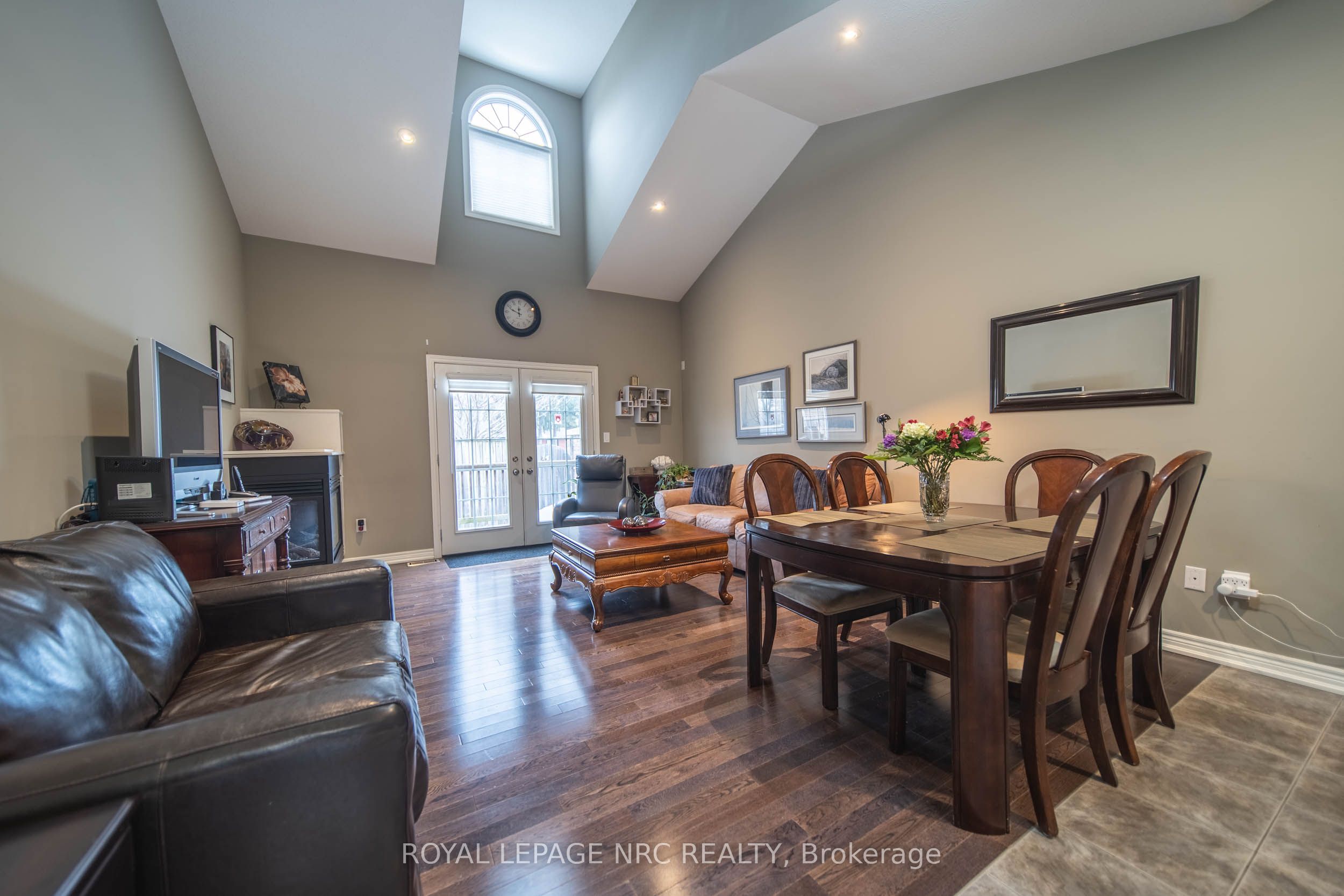 3232 MONTROSE Road 4