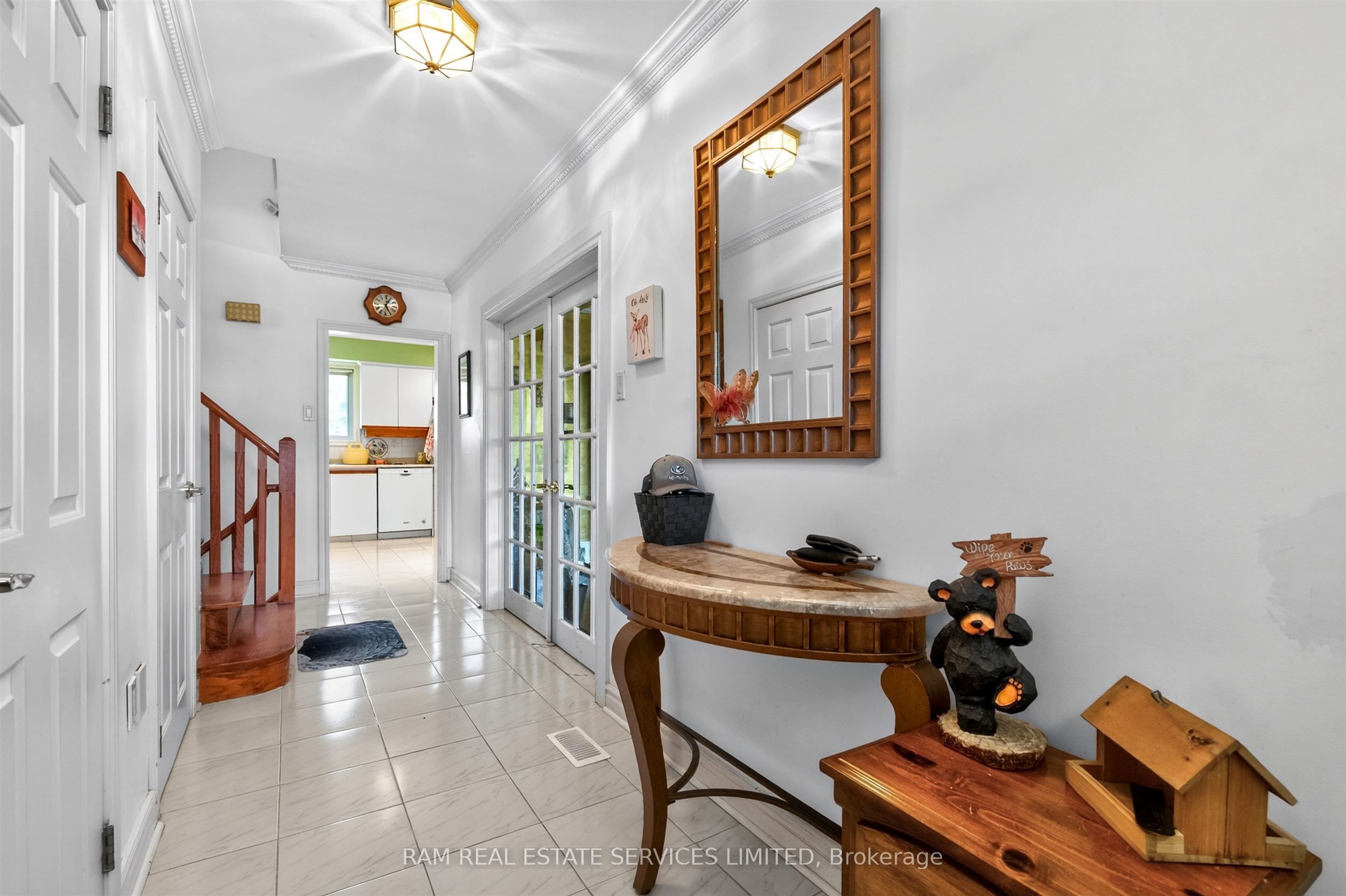 46 Summitcrest Drive