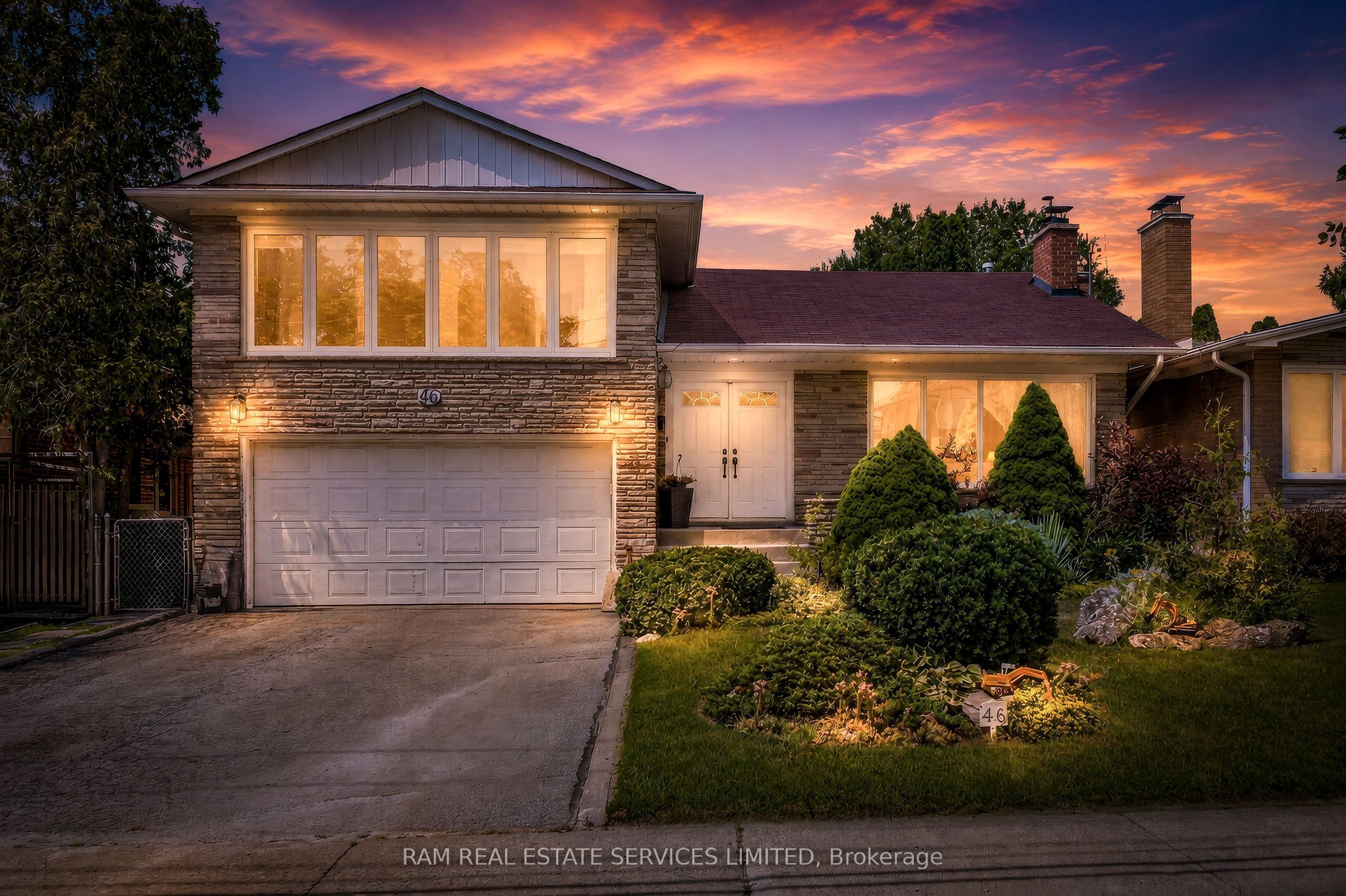 46 Summitcrest Drive