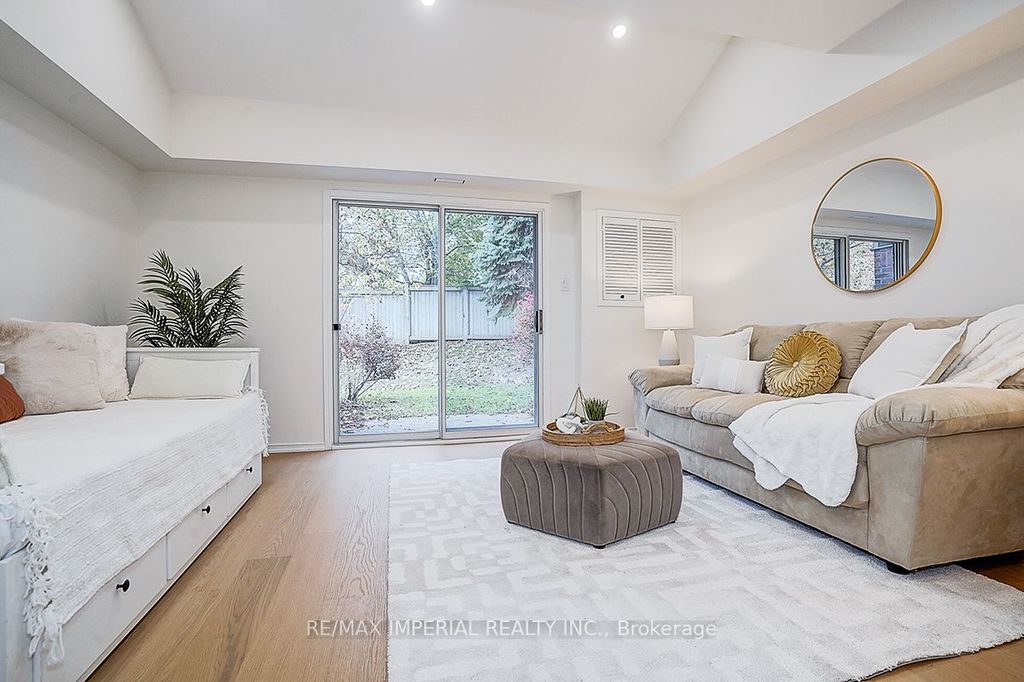 Photo of 460 Bristol Road W #48, Mississauga, ON L5R 3P6 (MLS # W12485090)