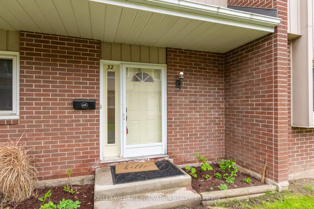 Photo of 121 University Avenue E #32, Waterloo, ON N2J 4J1 (MLS # X13489360)