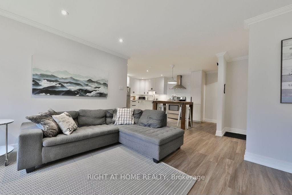 1498 Pilgrims Way 234