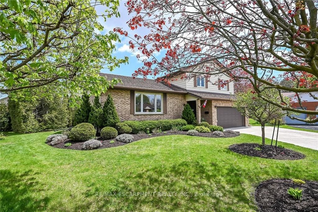 Photo of 10 Normandy Court, Norfolk, ON N0E 1Y0 (MLS # X13131322)