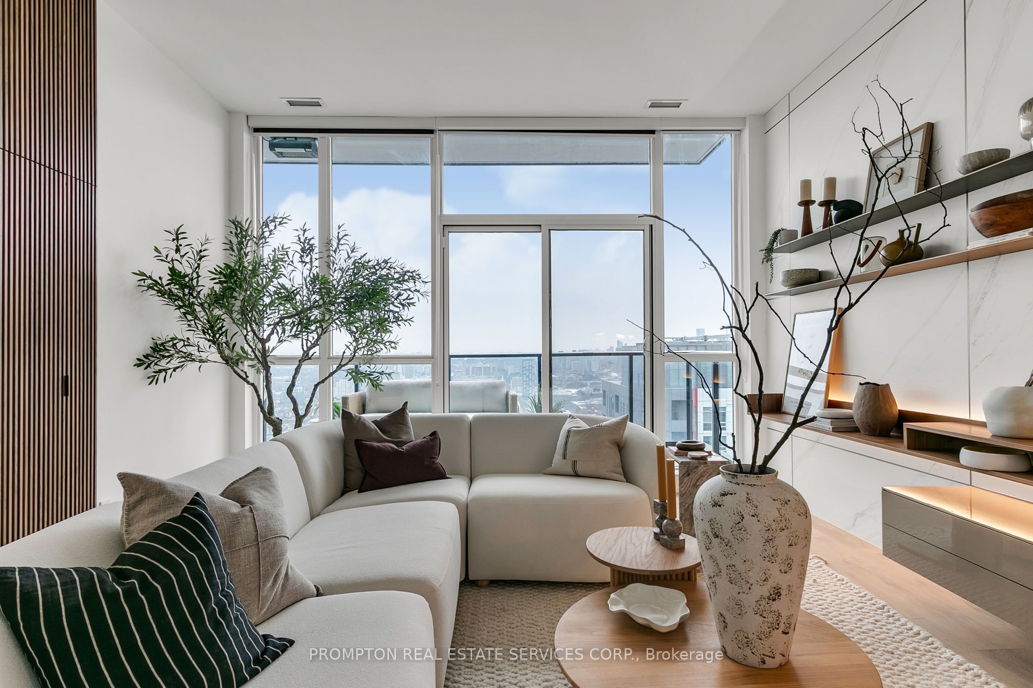 38 Widmer Street PH 5111