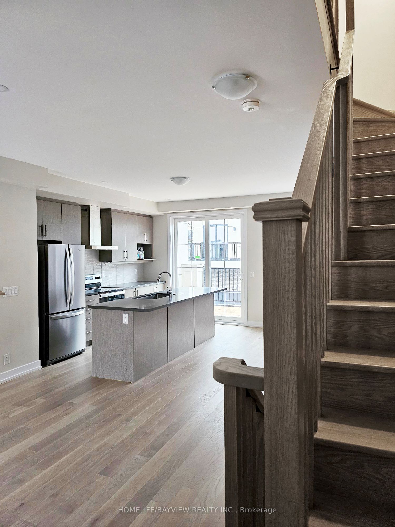 4 Guardhouse Crescent