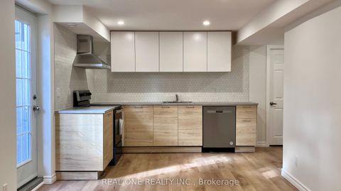 1200 Greenwood Crescent Lower Oakville ON L6J 6W5