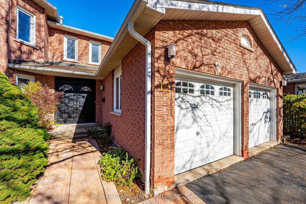 Photo of 12 Creekwood Place, Hamilton, ON L9H 6S9 (MLS # X14094708)