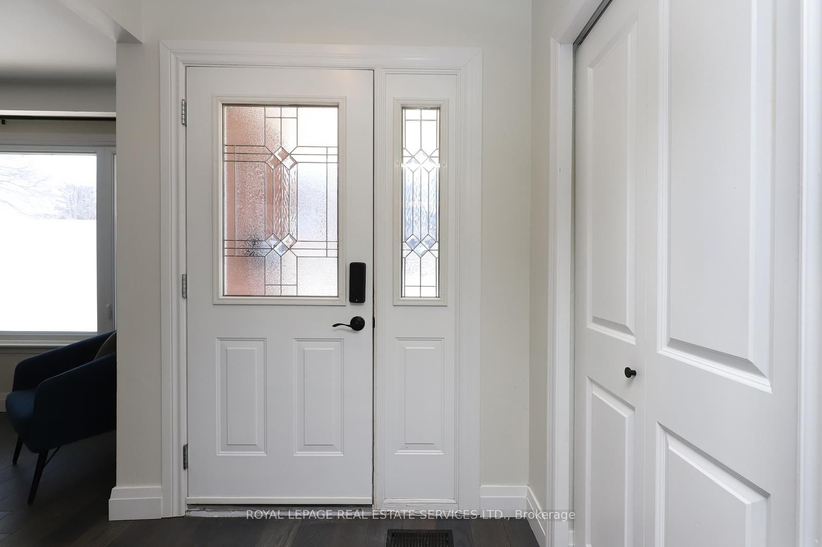 2001 Silverberry Crescent