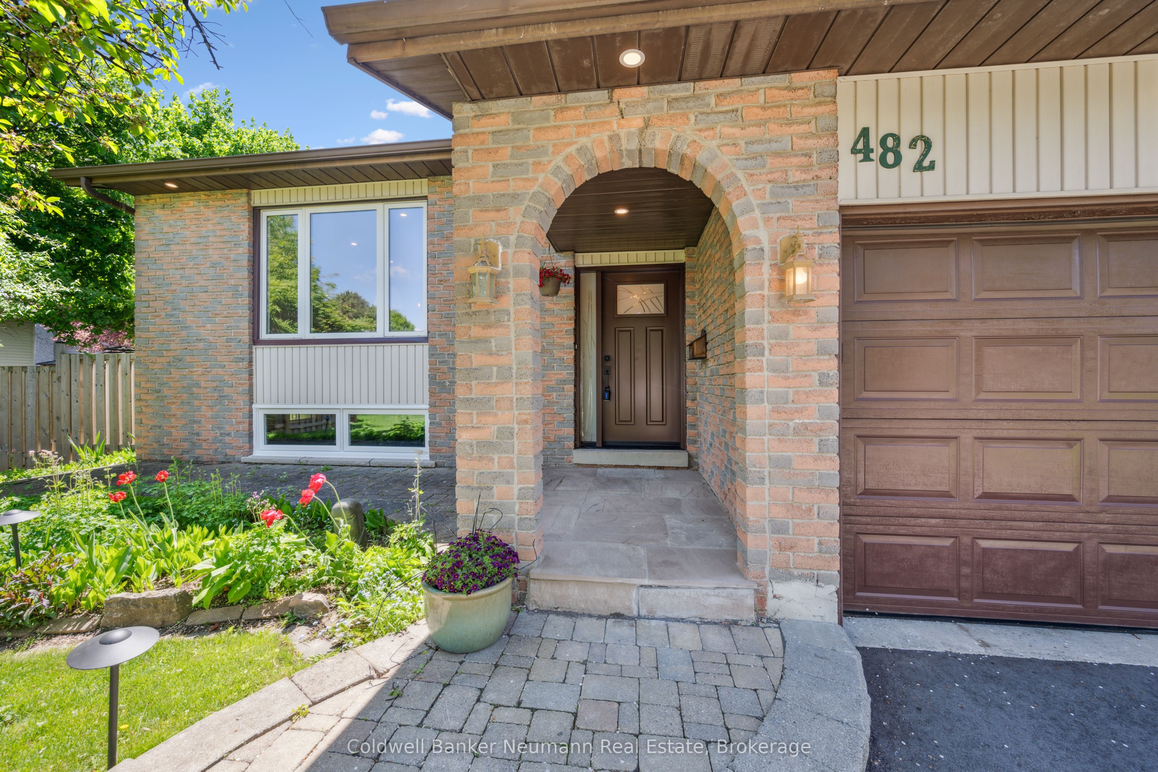 482 Gowland Crescent
