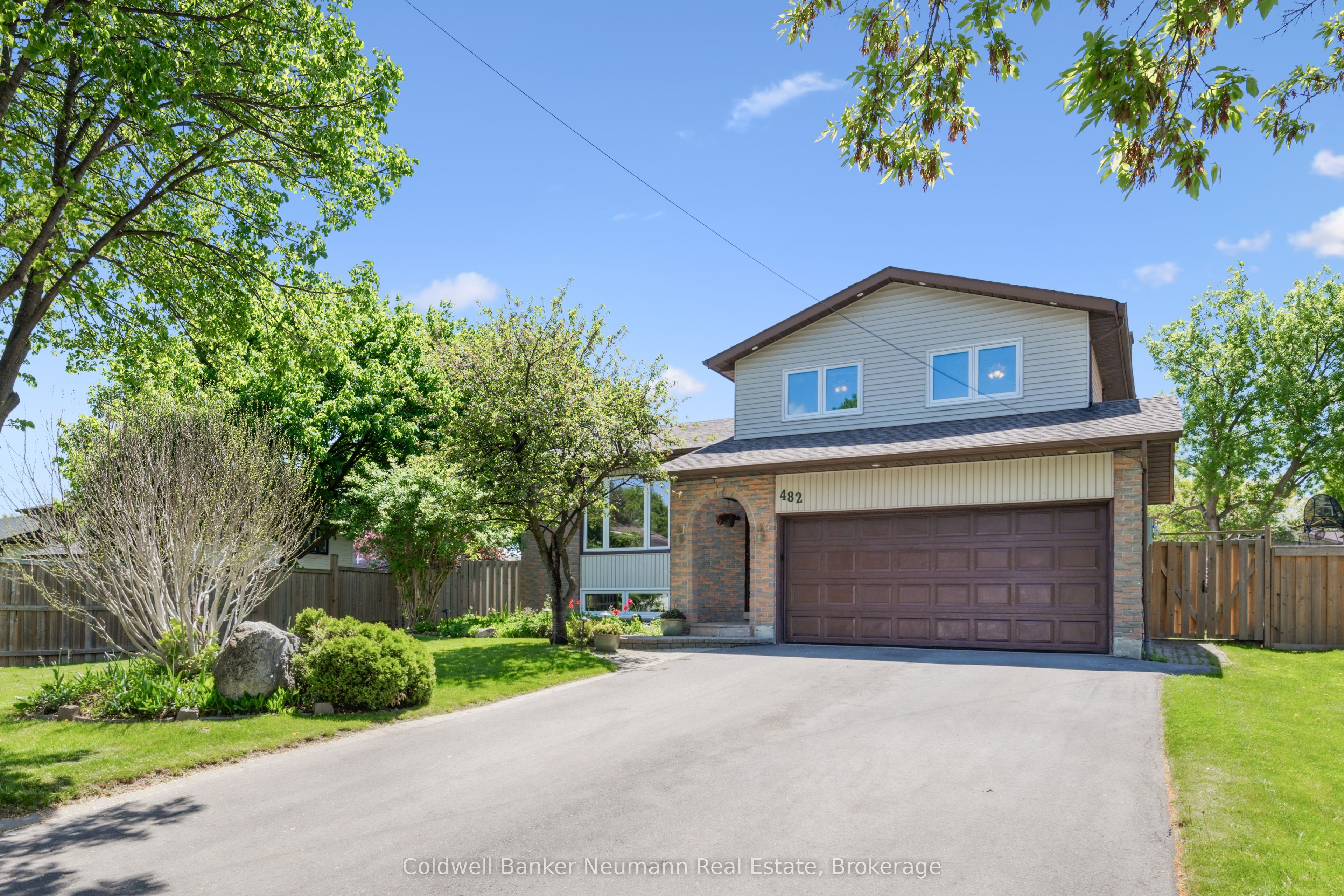 482 Gowland Crescent