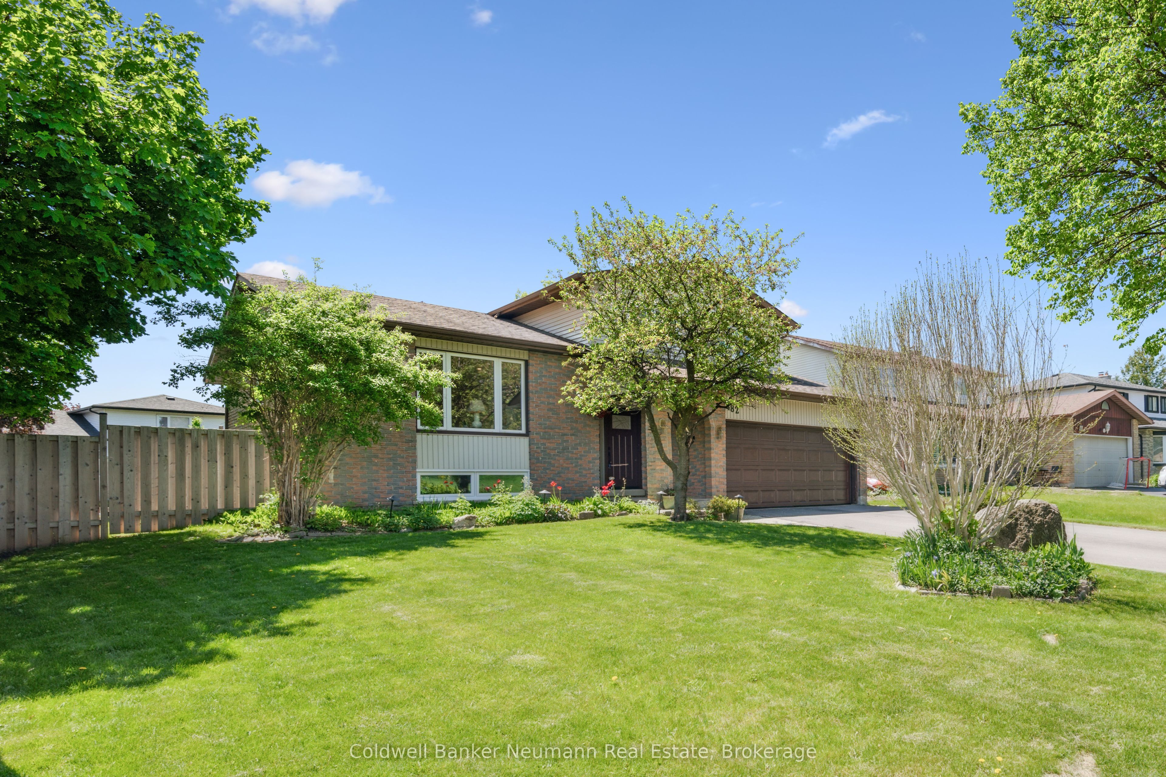 482 Gowland Crescent