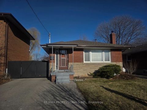 143 Treeview Drive Toronto ON M8W 4C4