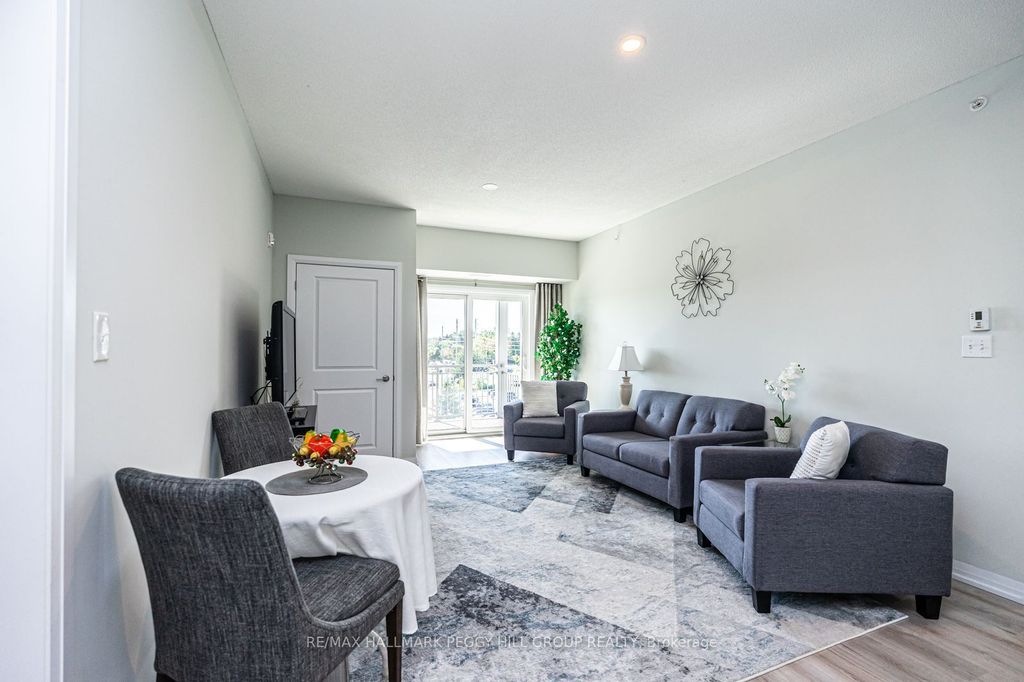 Photo of 295 Cundles Road E #404, Barrie, ON L4M 0K8 (MLS # S13054188)