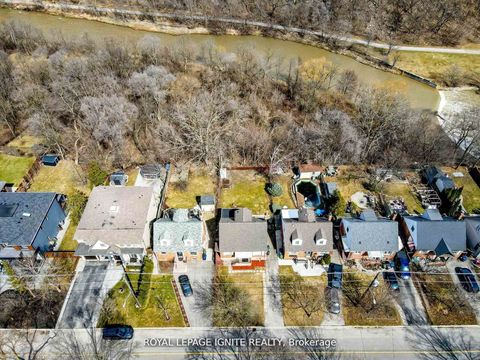 53 Riverview Heights Toronto ON M9P 2N3