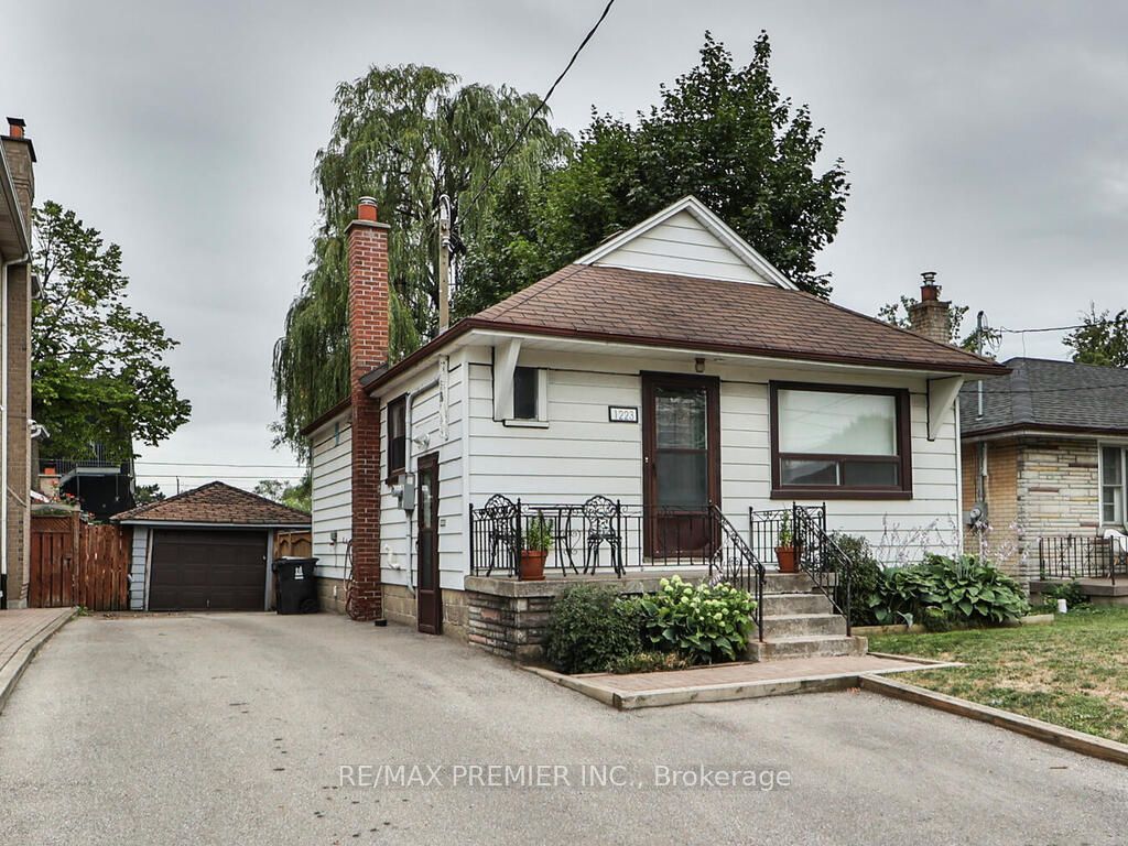 Photo of 1223 Glencairn Avenue, Toronto, ON M6B 2B6 (MLS # W12516012)