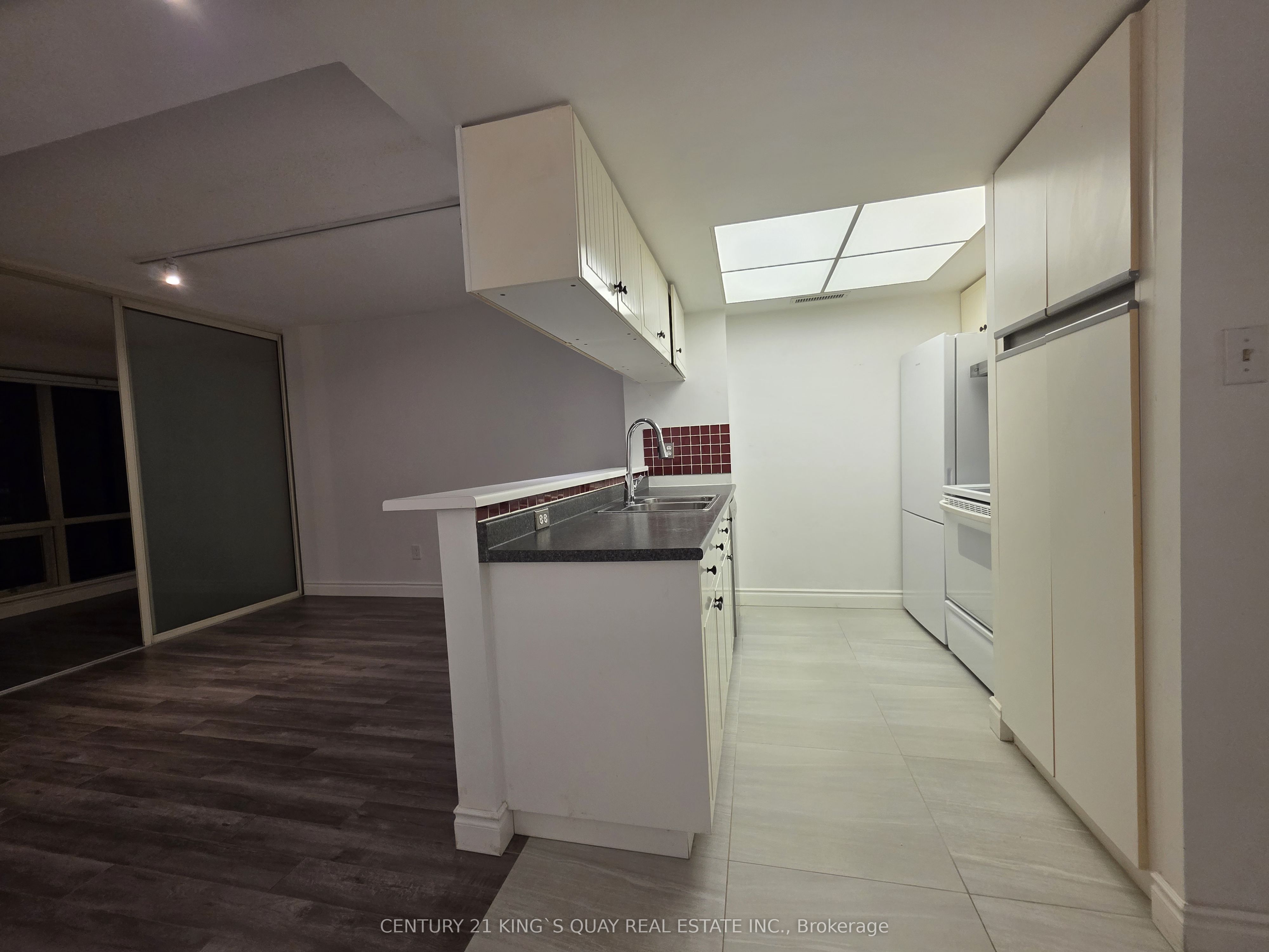 1001 Bay Street 2513