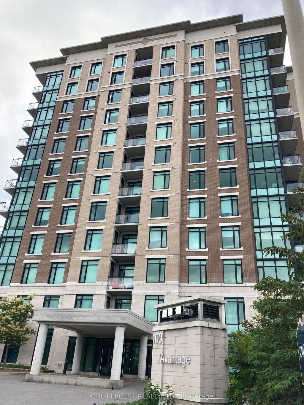 Photo of 100 ROGER GUINDON Avenue #201, Alta Vista and Area, ON K1G 3Z7 (MLS # X12847058)