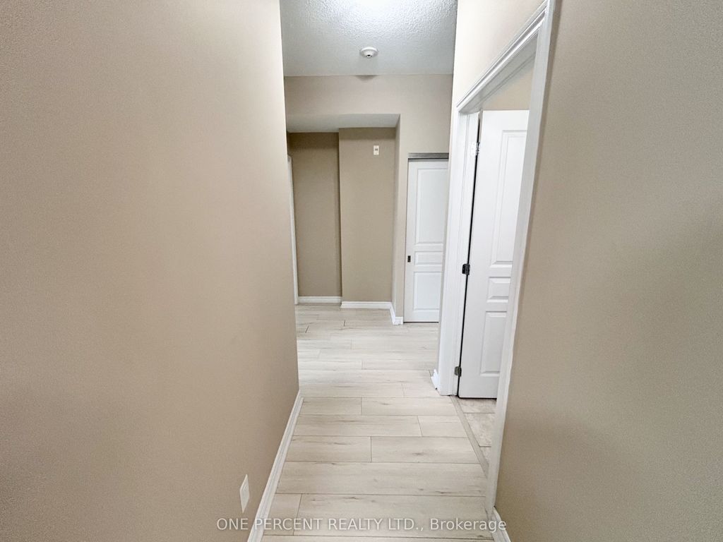 Photo of 100 ROGER GUINDON Avenue #201, Alta Vista and Area, ON K1G 3Z7 (MLS # X12847058)