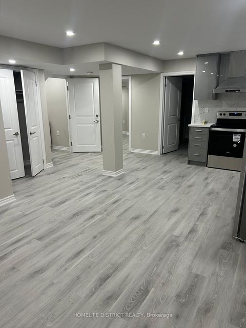 807 Apple Terrace Milton ON L9E 2C3