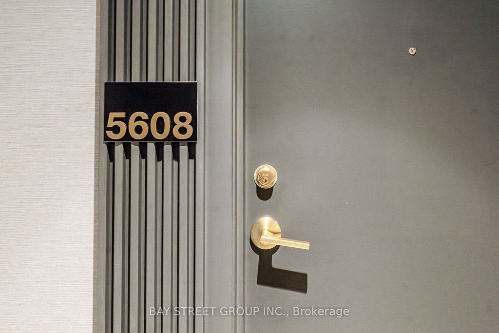 Photo of 950 Portage Parkway #5608, Vaughan, ON L4K 0J7 (MLS # N13076700)