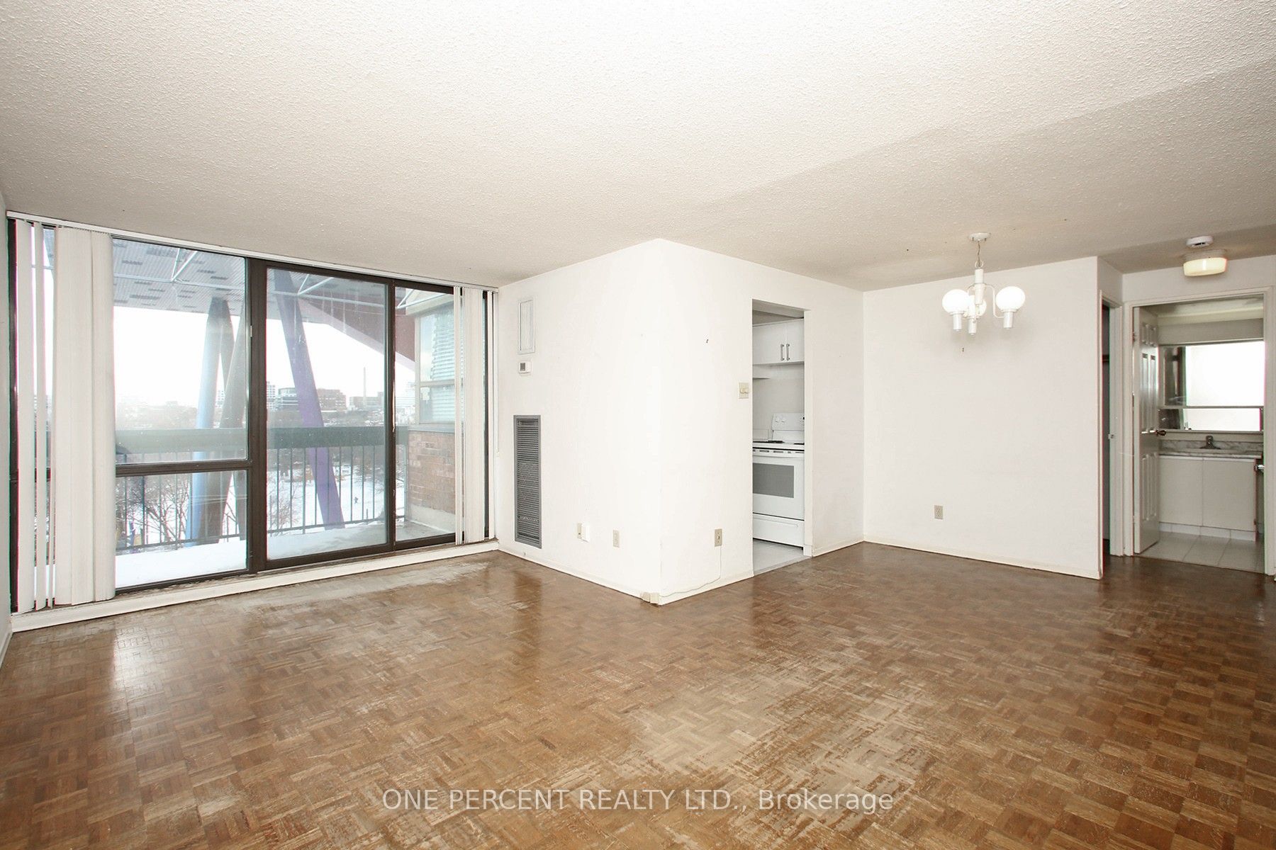 73 McCaul Street 729