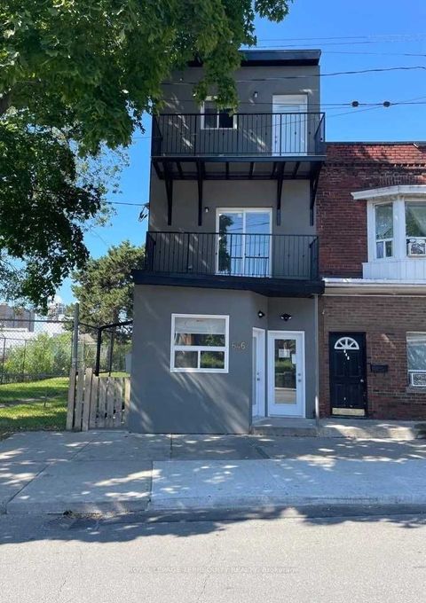 646 Lansdowne Avenue 3 Toronto ON M6H 3Y7