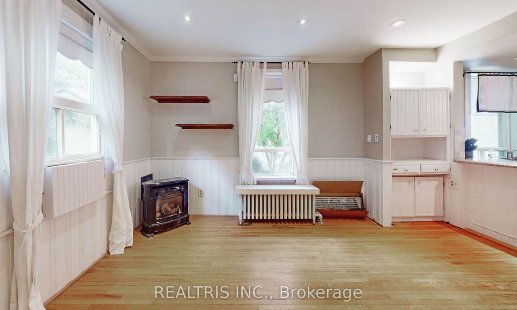 Photo of 149 Worsley Street, Barrie, ON L4M 1M3 (MLS # S12751106)