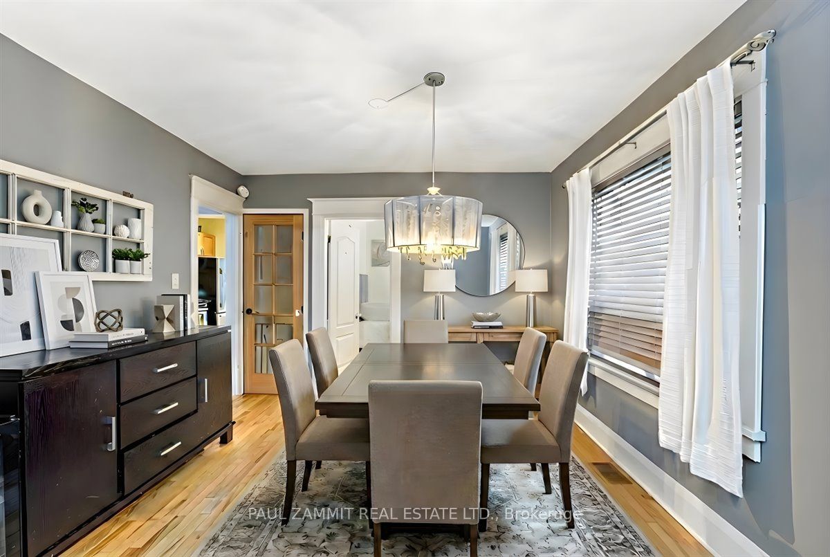 4 Binswood Avenue