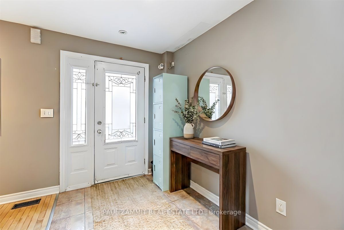 4 Binswood Avenue