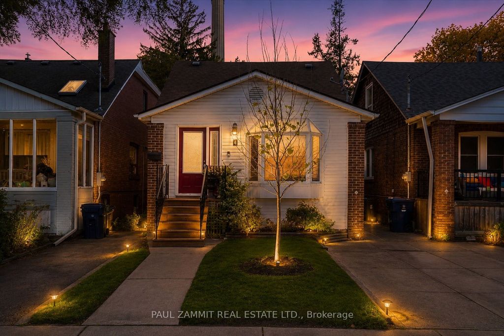 Photo of 4 Binswood Avenue, Toronto, ON M4C 3N3 (MLS # E13128936)