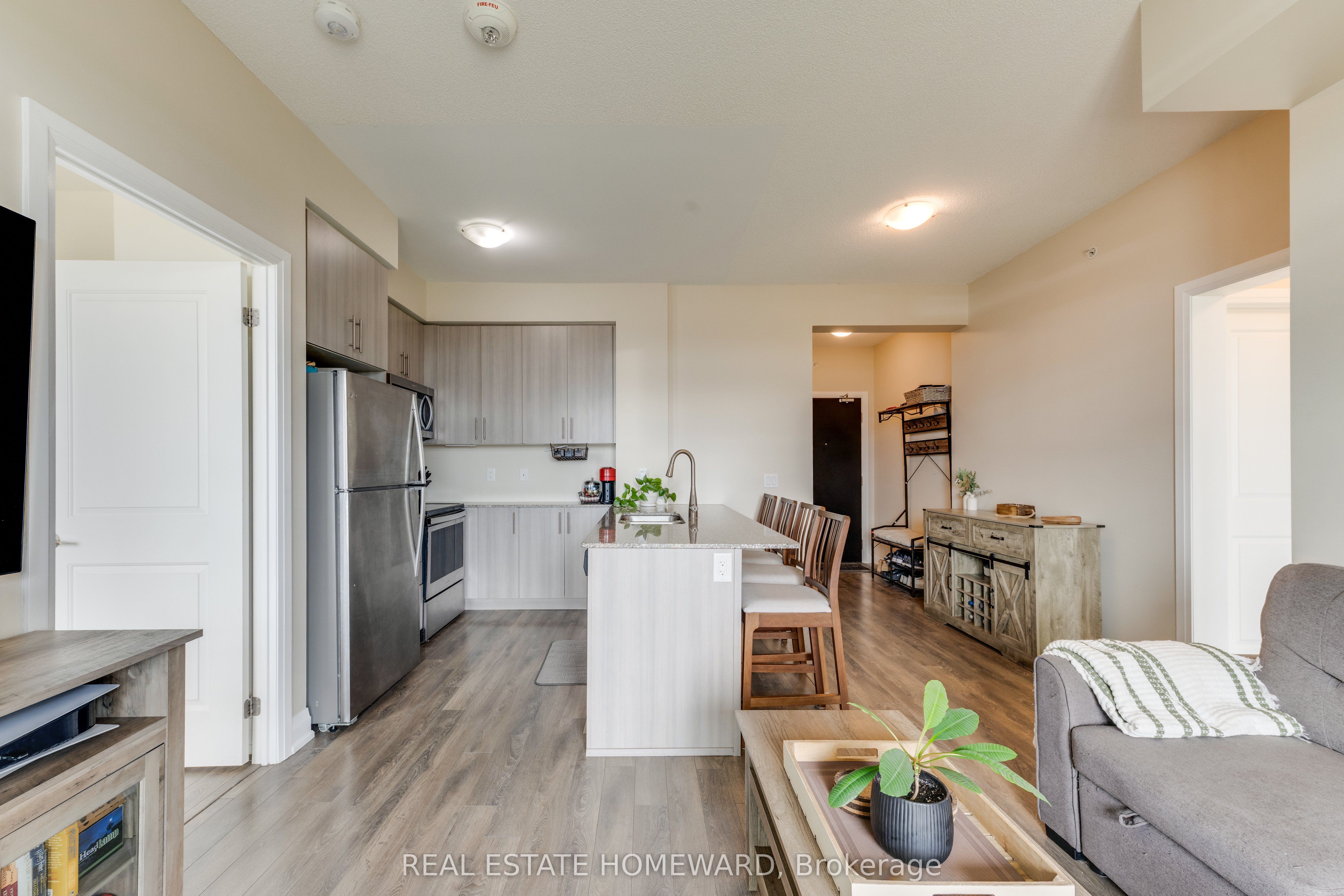 65 Yorkland Boulevard 211