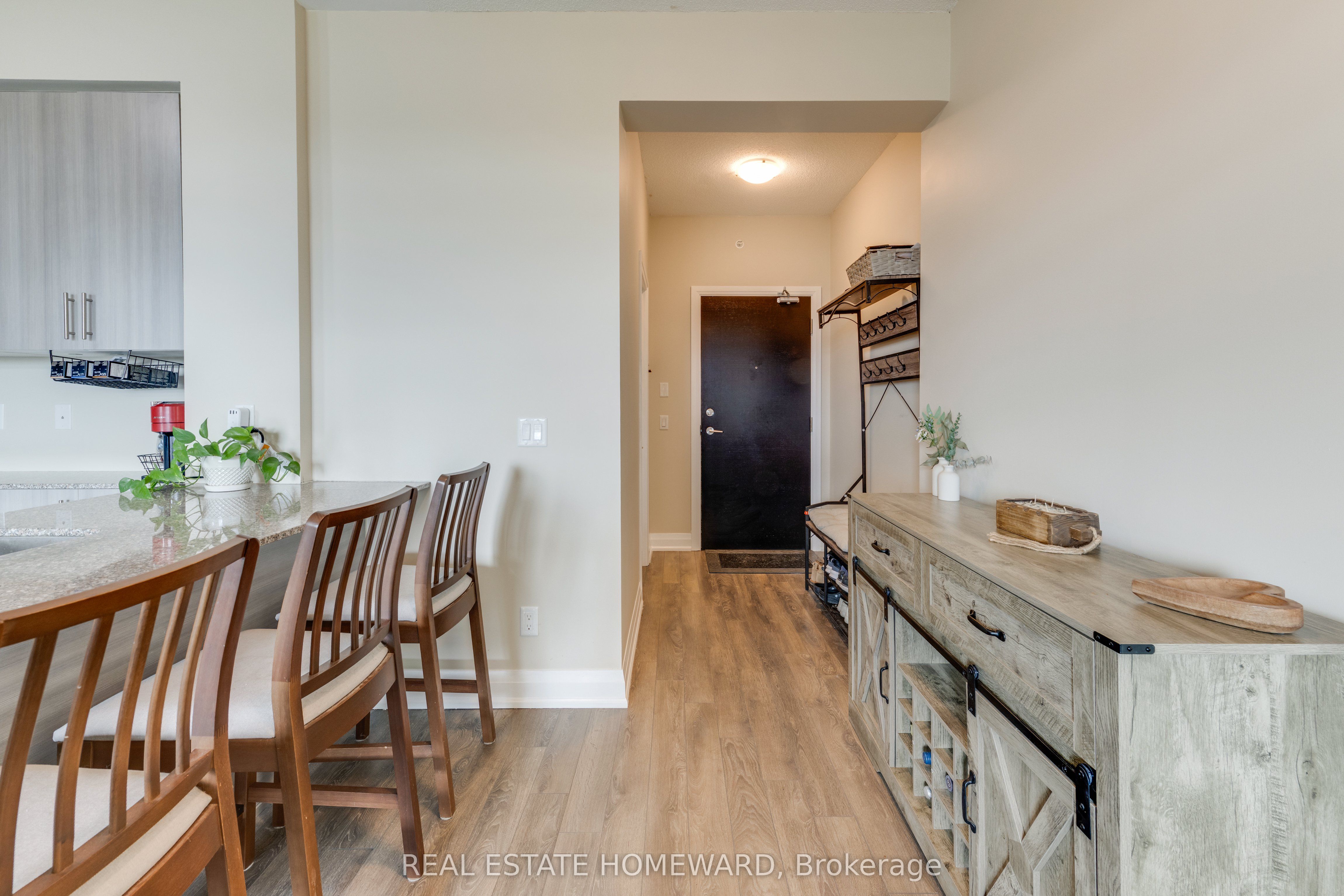 65 Yorkland Boulevard 211