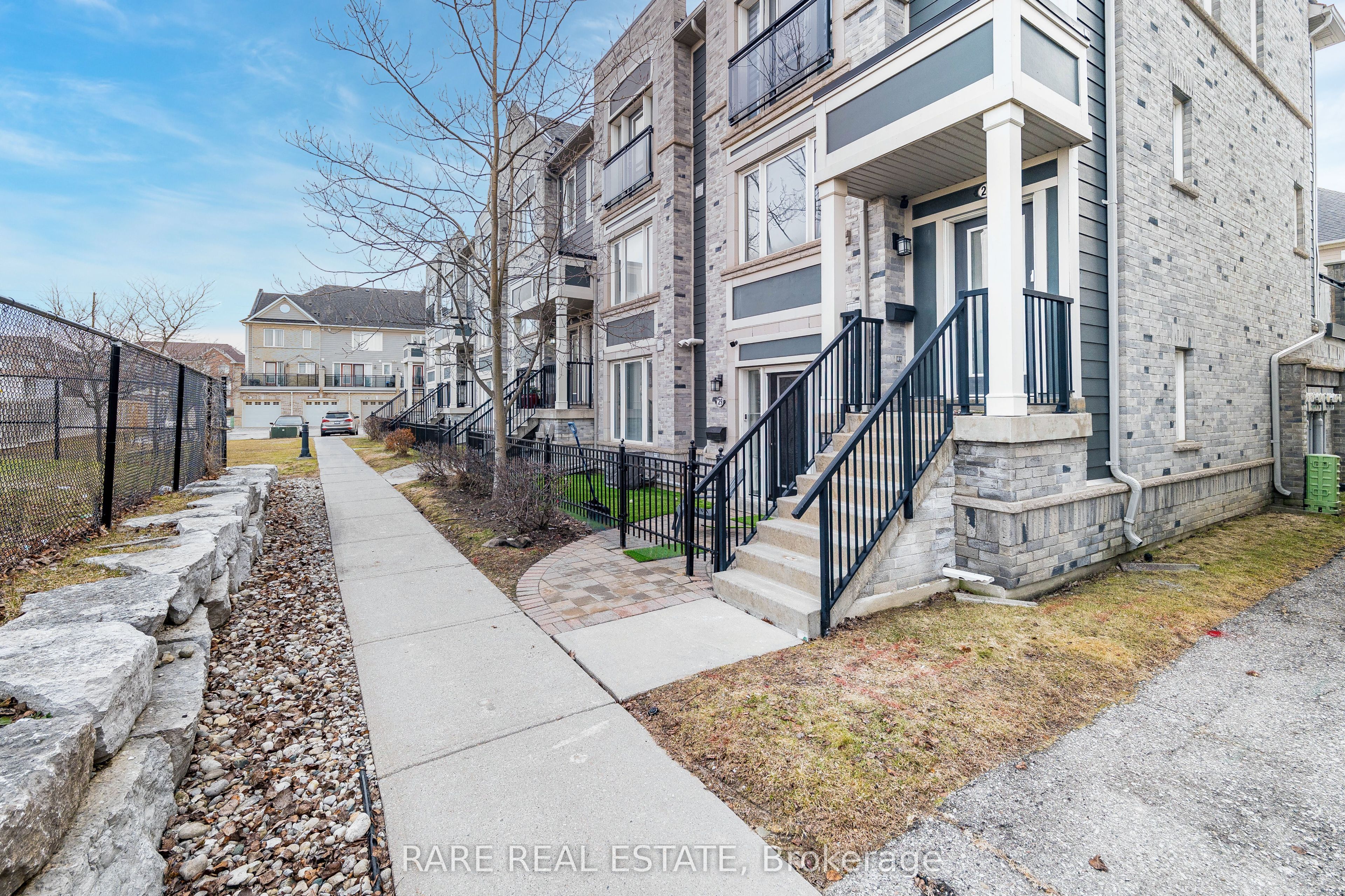 60 Fairwood Circle 28